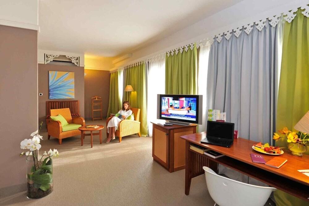 Hotel Exsel Creolia Saint-Denis Kültér fotó